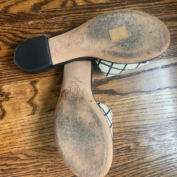 Chanel black and white beaded slides - Picture 3 of 3
